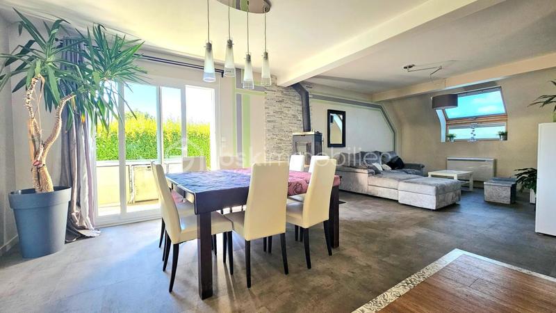 Maison traditionnelle - 135 m² - 8 pièces