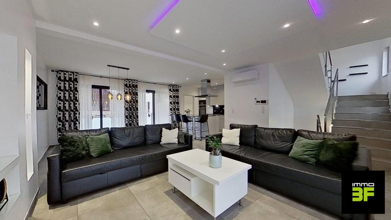 Maison - 158 m² - 6 pièces