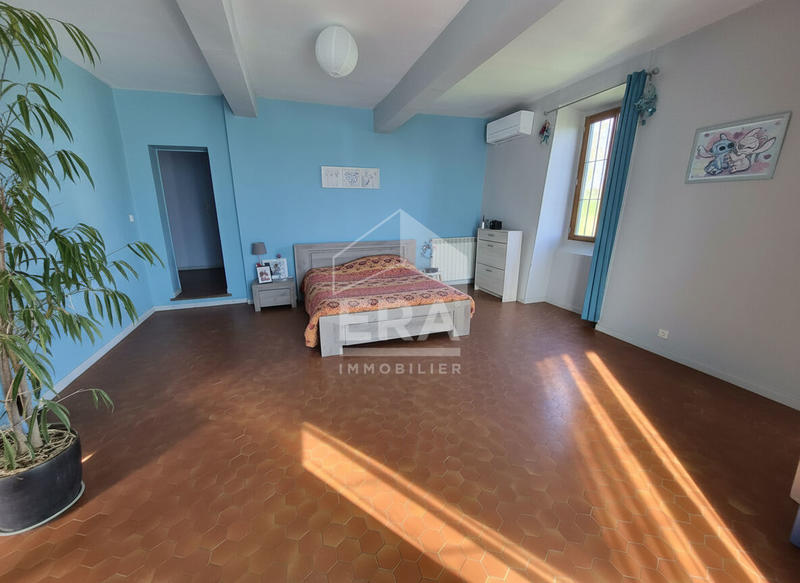 Maison - 180 m² - 5 pièces