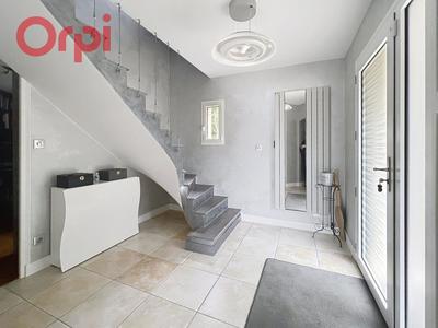 Villa - 225 m² - 5 pièces