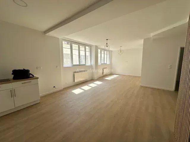 Appartement - 80 m² - 3 pièces