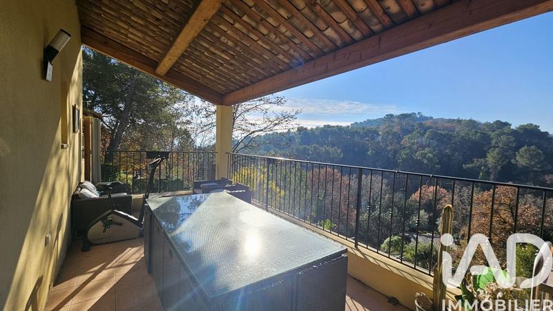 Maison - 135 m² - 6 pièces