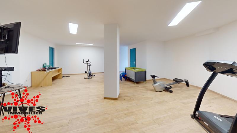 Maison - 210 m² - 8 pièces