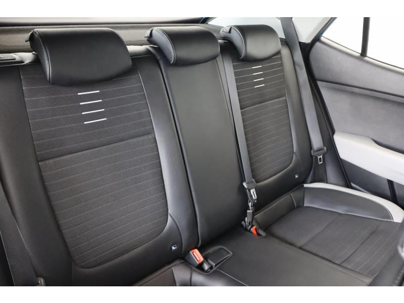 Kia Stonic 1.0 t-GDi 120 ch Mhev Dct7 Gt Line
