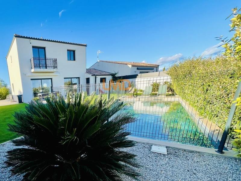 Maison - 104 m² - 4 pièces