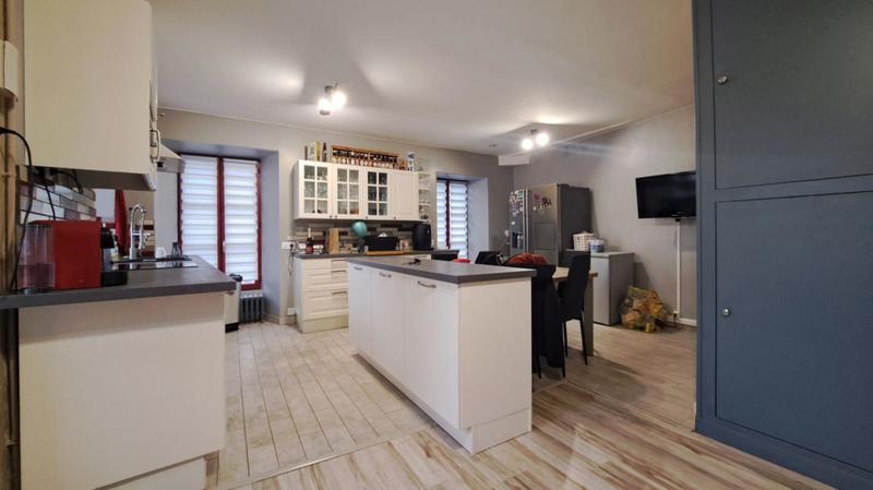 Appartement - 137 m² - 4 pièces