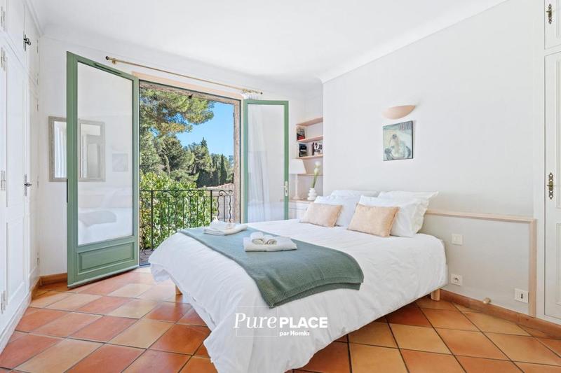 Maison - 236 m² - 6 pièces