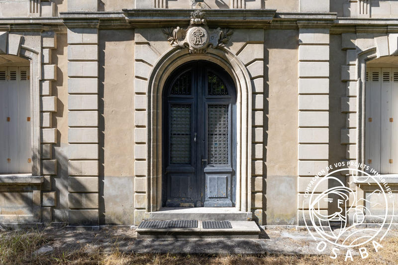 Château - 640 m² - 24 pièces