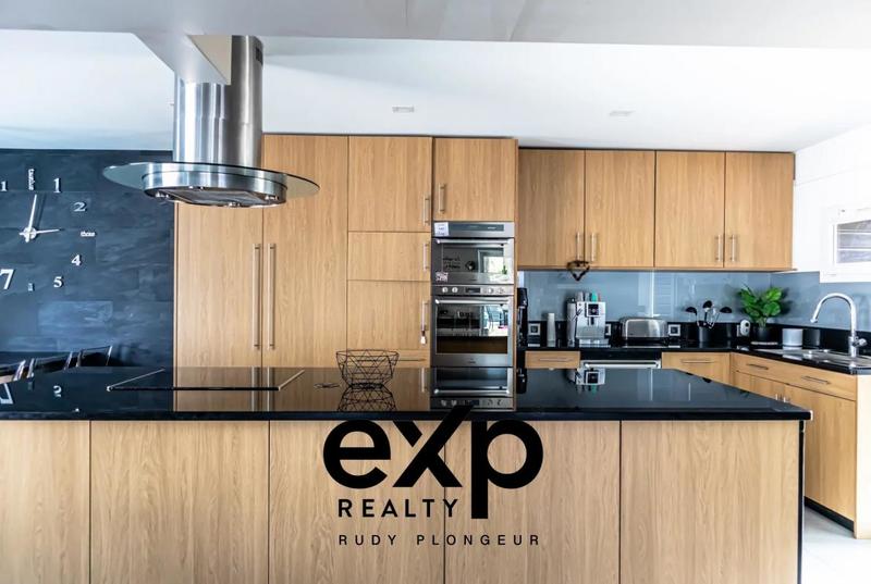 Propriété - 285 m² - 9 pièces