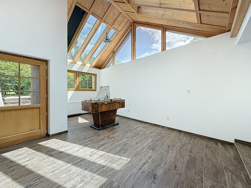 Propriété - 650 m² - 20 pièces