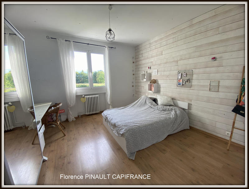 Maison - 219 m² - 8 pièces