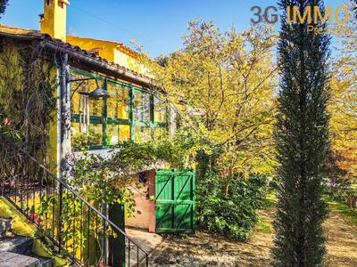 Villa - 267 m² - 10 pièces