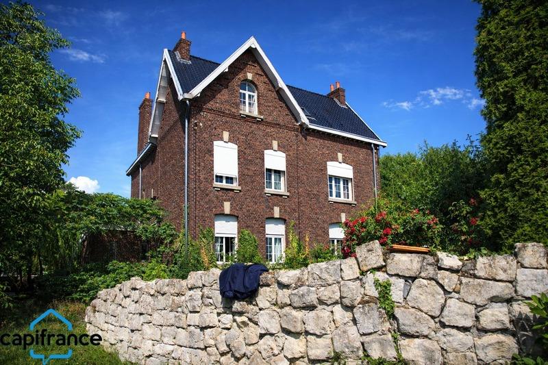 Maison - 255 m² - 12 pièces