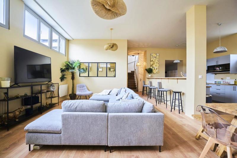 Maison - 274 m² - 12 pièces