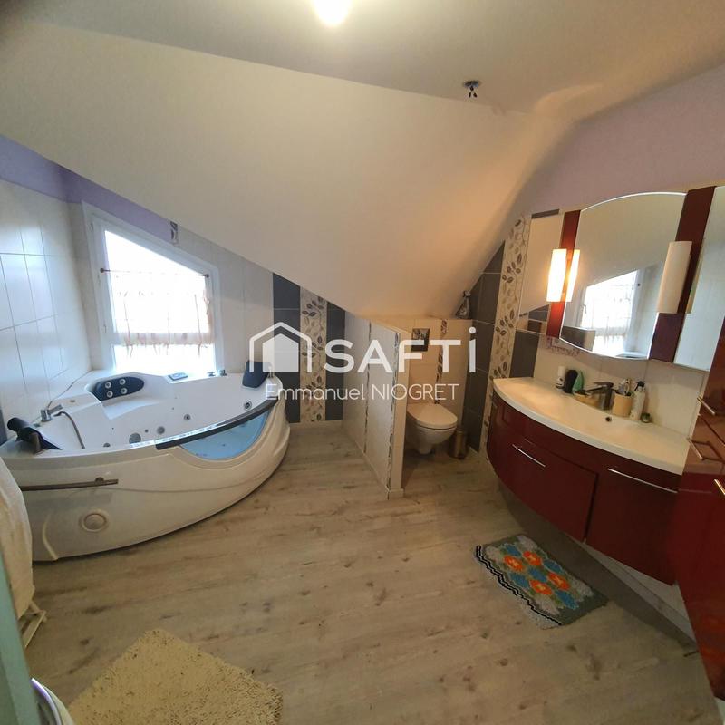 Maison - 96 m² - 5 pièces