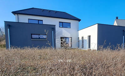 Maison - 180 m² - 7 pièces