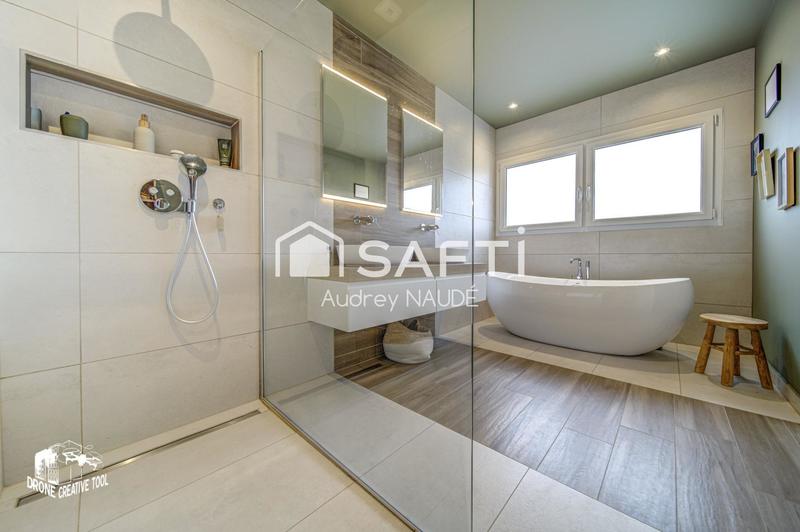 Maison - 235 m² - 8 pièces