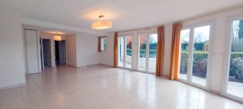 Appartement - 99 m² - 3 pièces