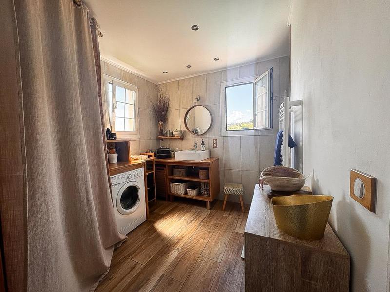 Maison - 204 m² - 9 pièces