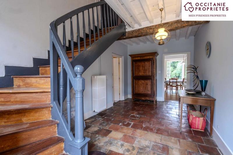 Propriété - 520 m² - 13 pièces