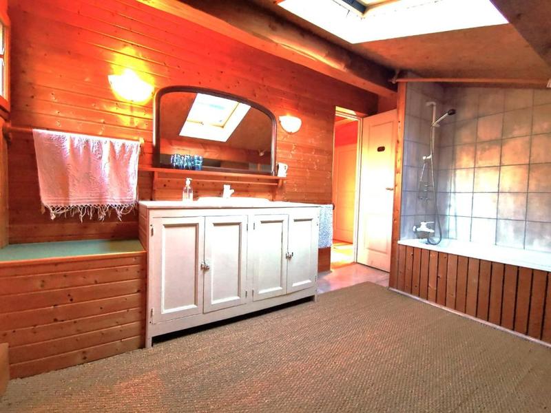 Maison de bois - 187 m² - 6 pièces