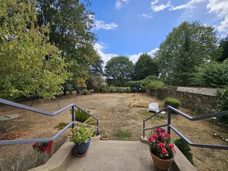 Maison - 210 m² - 8 pièces