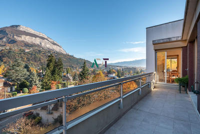 Appartement - 93 m² - 3 pièces