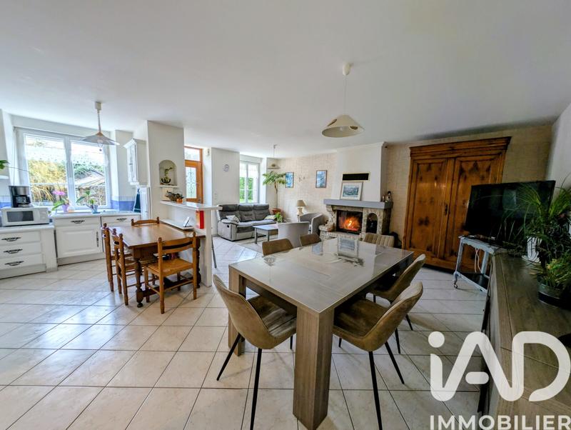 Maison - 214 m² - 8 pièces