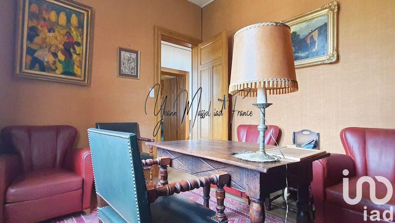 Maison - 233 m² - 9 pièces