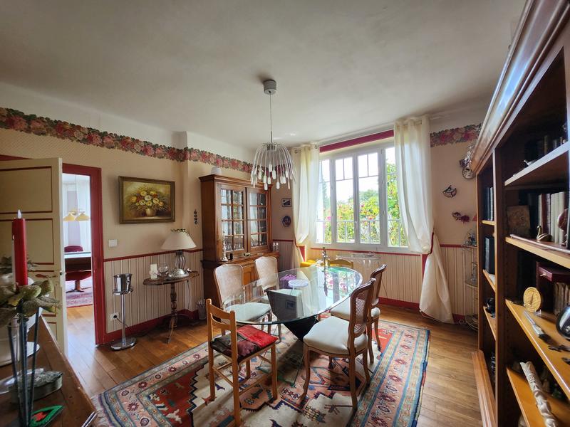 Maison - 150 m² - 8 pièces