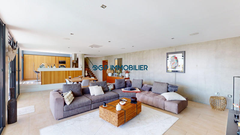 Maison contemporaine - 205 m² - 5 pièces