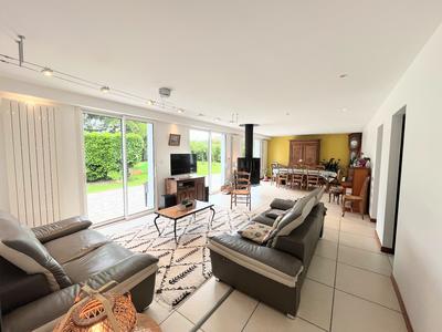 Maison traditionnelle - 160 m² - 7 pièces