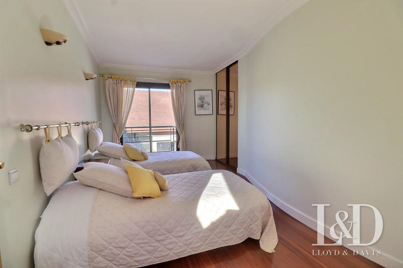 Maison - 482 m² - 10 pièces