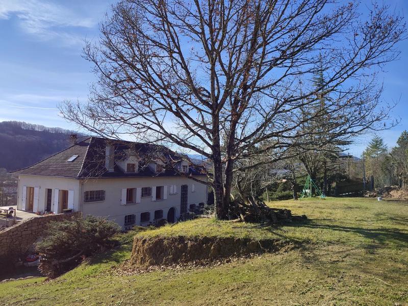 Maison - 400 m² - 13 pièces