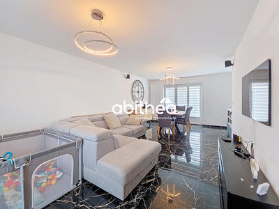 Maison - 83 m² - 4 pièces