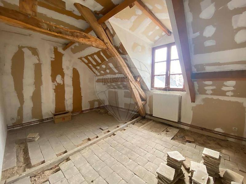 Maison - 250 m² - 7 pièces