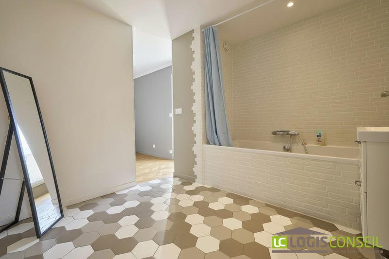 Appartement - 80 m² - 3 pièces