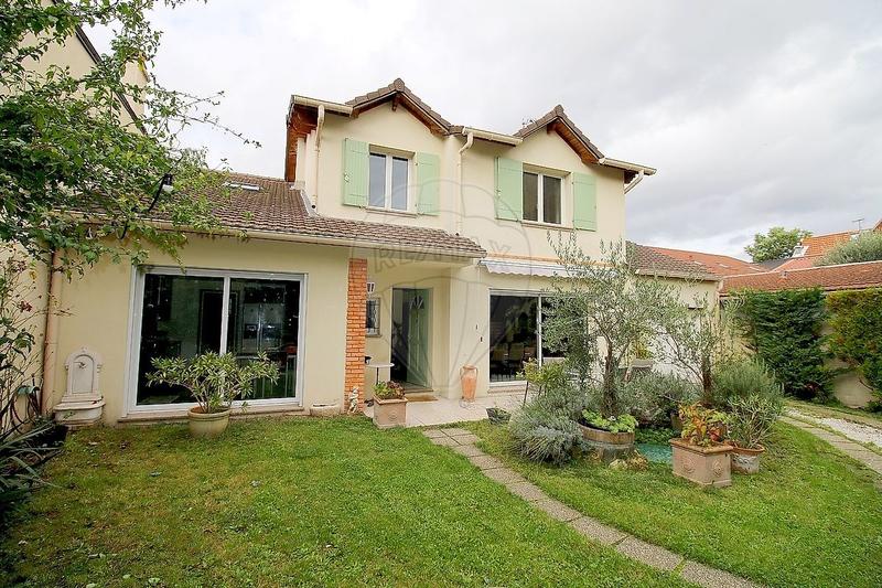 Maison - 140 m² - 7 pièces
