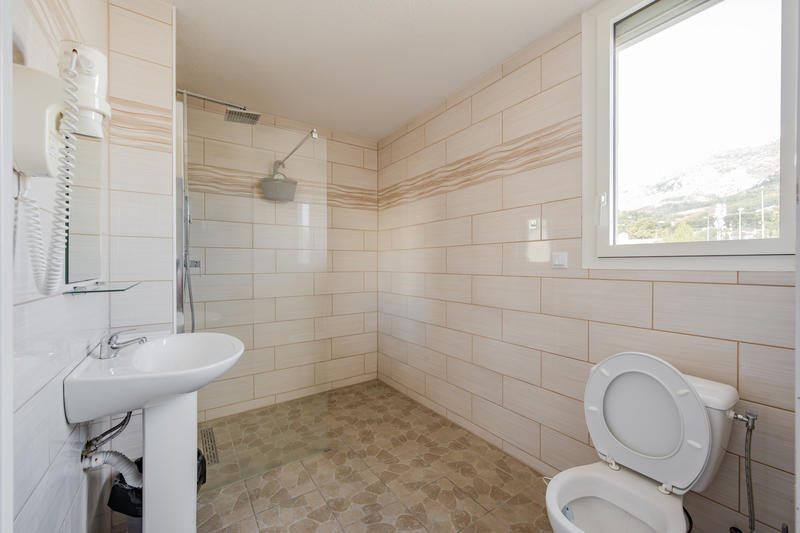 Immeuble - 1 465 m² - 60 pièces