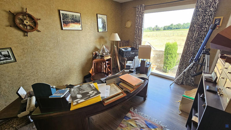 Maison contemporaine - 273 m² - 9 pièces