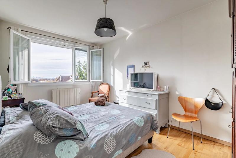 Maison - 200 m² - 8 pièces