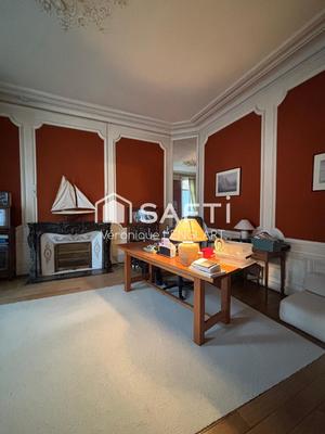 Maison - 353 m² - 10 pièces