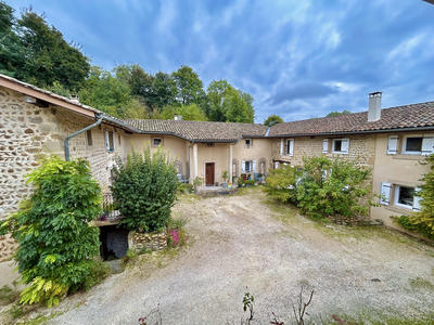 Propriété - 392 m² - 10 pièces