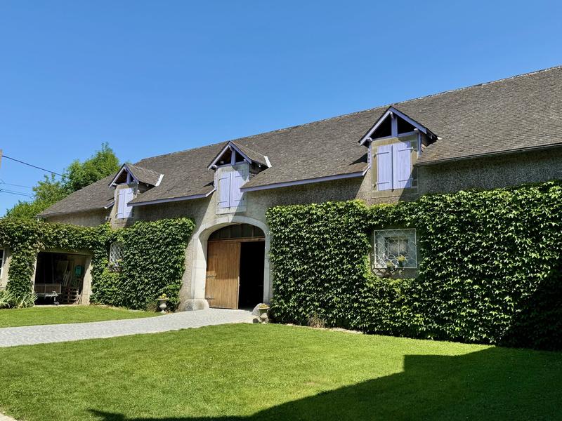 Maison - 210 m² - 6 pièces