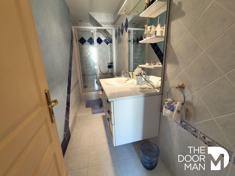 Demeure - 320 m² - 12 pièces