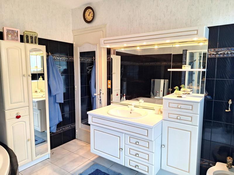 Maison - 171 m² - 6 pièces