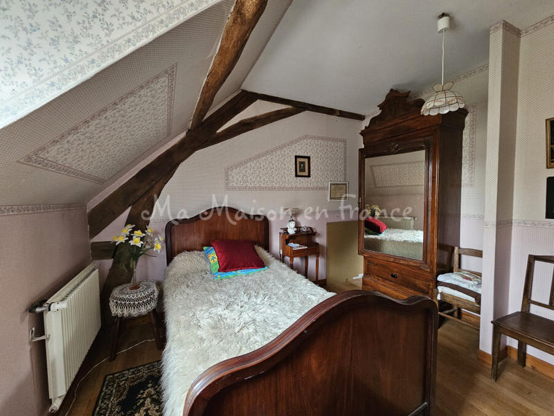 Maison - 170 m² - 9 pièces