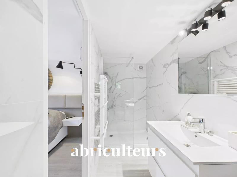 Maison - 227 m² - 7 pièces