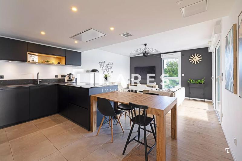 Appartement - 80 m² - 4 pièces