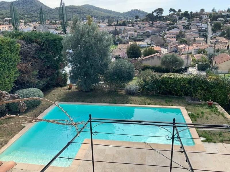 Maison - 180 m² - 5 pièces